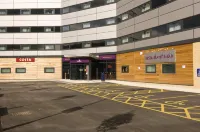 Premier Inn Manchester Airport (M56/J6) Runger Lane South - parking