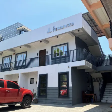 2BR laid back apartment, near beach
