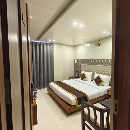 Palash Hotel