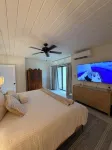 Mermaid Escape~Romantic Getaway Newly Renovated with Luxurious & Stunning Views - Wifi