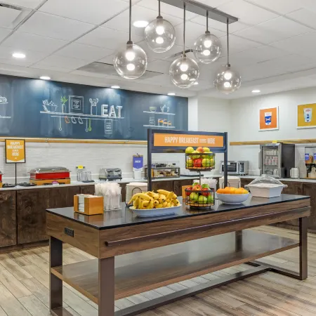 Hampton Inn & Suites Atlanta Airport West/Camp Creek Parkway