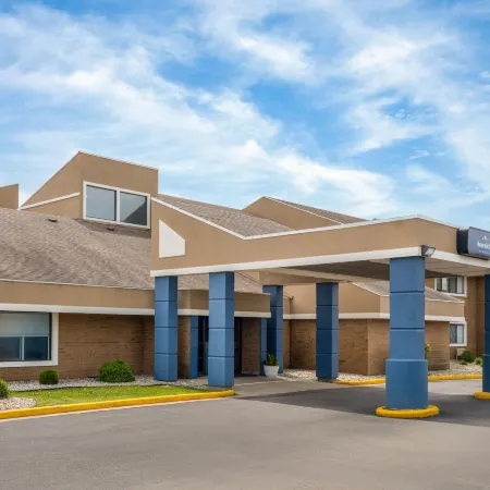 AmericInn by Wyndham Marshfield