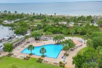 Walk to Beach and Pool Windmark Beach Home! - piscina
