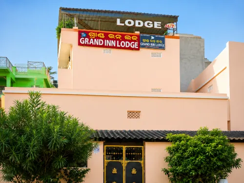 Goroomgo Grand Inn Lodge Grand Raod Puri - Alojamientos
