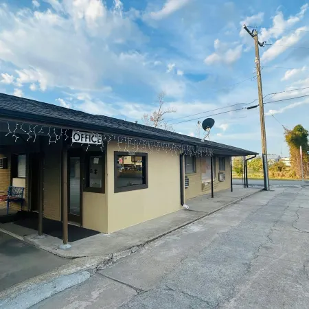 Relax Inn by OYO Sulphur Hwy 90