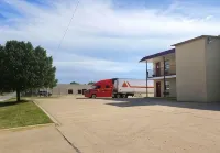 Budget Inn - Parkplatz