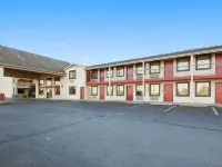 Red Roof Inn Oklahoma Airport - I-40 W/Fairgrounds Hotels near Athena Mall
