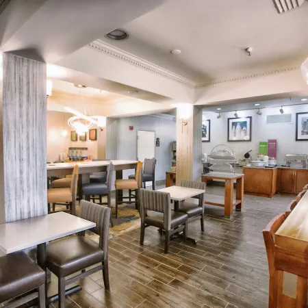 Hampton Inn Marion