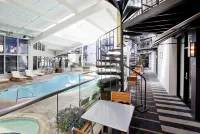 Weber's Hotel & Restaurant - parking