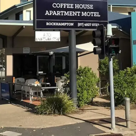 Coffee House Apartment Motel