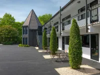 The Towers on the Park Hotels near Mona Vale
