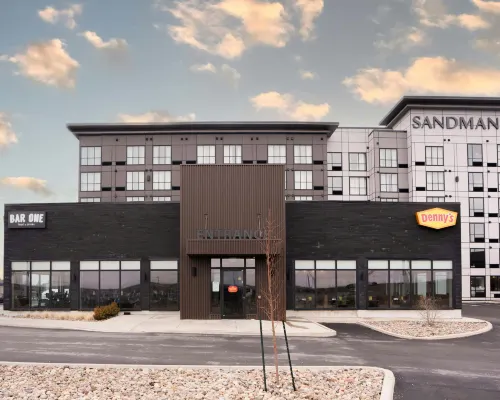 Sandman Signature Dartmouth Hotel & Suites Hotels near Halifax Commons