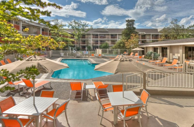 Ashland Hills Hotel & Suites photo 2