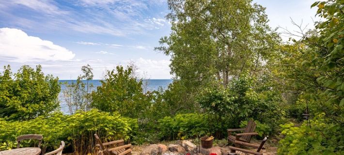 Lake Superior Luxury Log Home, Sauna, Waterfront, Amazing Views Hotels in Lake County