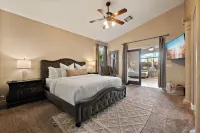 Private Resort Retreat - Pool, Hot Tub, Sauna & Games - Boutique