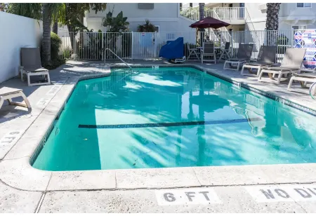 Motel 6 Bakersfield, CA - East