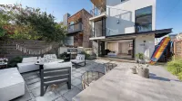 Saltaire by Avantstay Rooftop Deck + Firepit + Wet Bar Walk to Beach + Trail - 3-Star