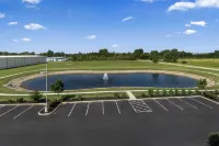 Holiday Inn Express & Suites FINDLAY NORTH by IHG - parking