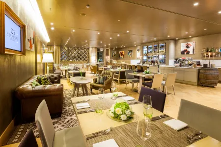 HYPERION Hotel Dresden am Schloss Отели в г. Дрезден