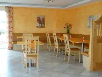 Pension Alram Hof