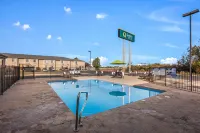 Quality Inn & Suites Meridian - West Boise Hotels in Meridian