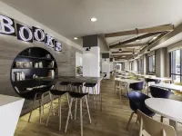 Compostela Suites Hotels near Barajas
