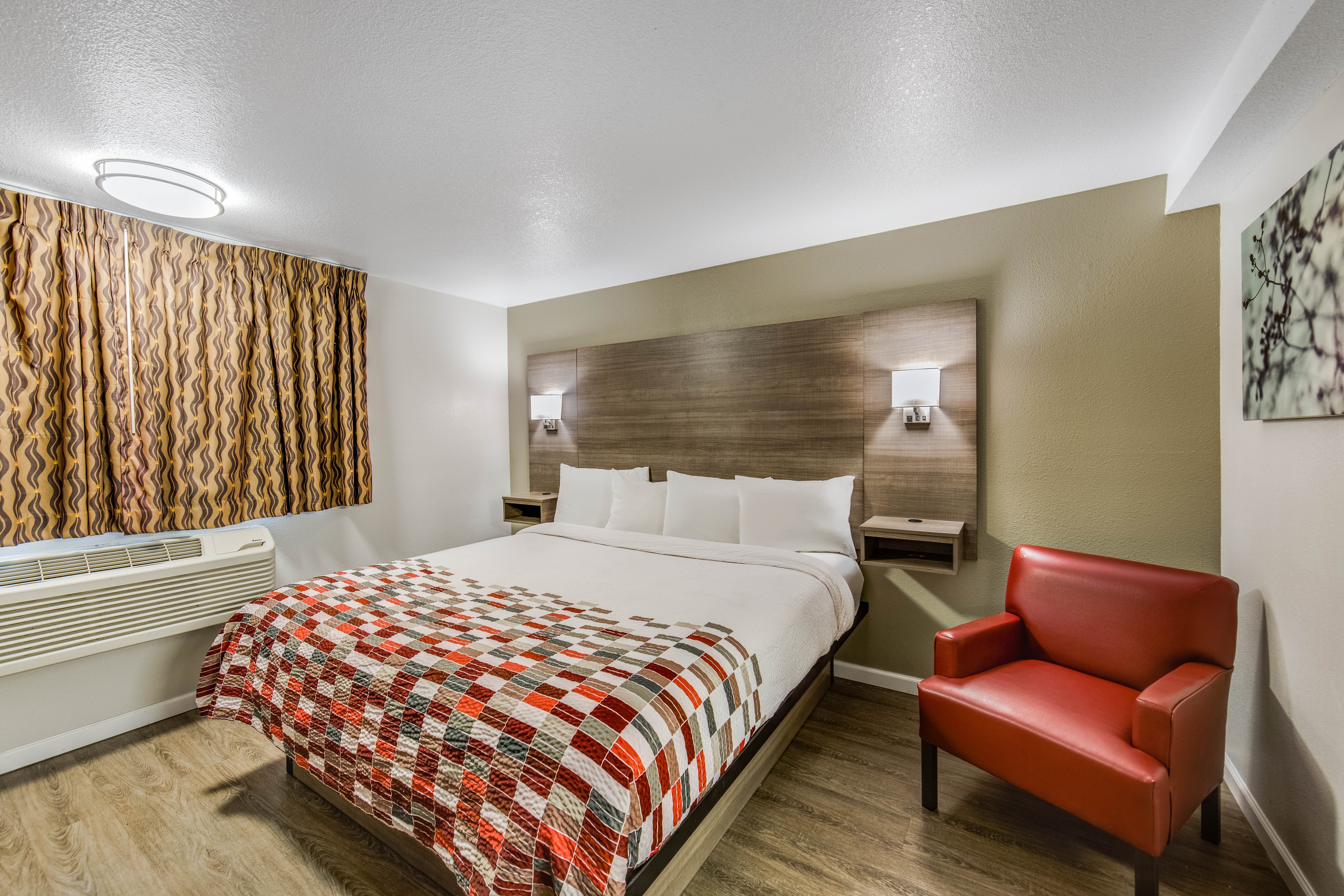 Red Roof Inn & Suites Medford - Airport