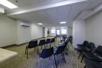 Red Roof Inn & Suites Newburgh - Stewart Airport/ West Point Hotels in New Windsor