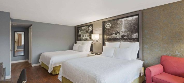 Super 8 by Wyndham Sturbridge Hotel di Worcester County