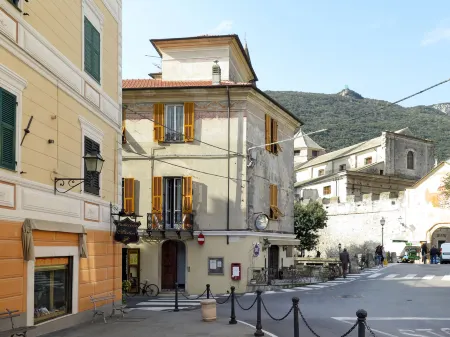 Porta Reale (Flg211) Отели рядом с достопримечательностью «PORT OF FINALE»