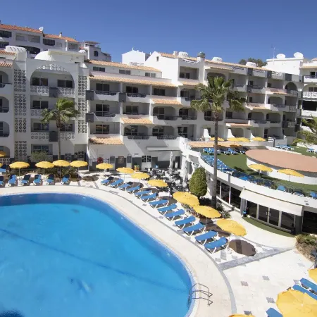 Luna Miramar Club