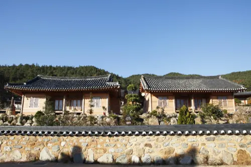 Gurye Unjoru Makdungi Hanok Stay