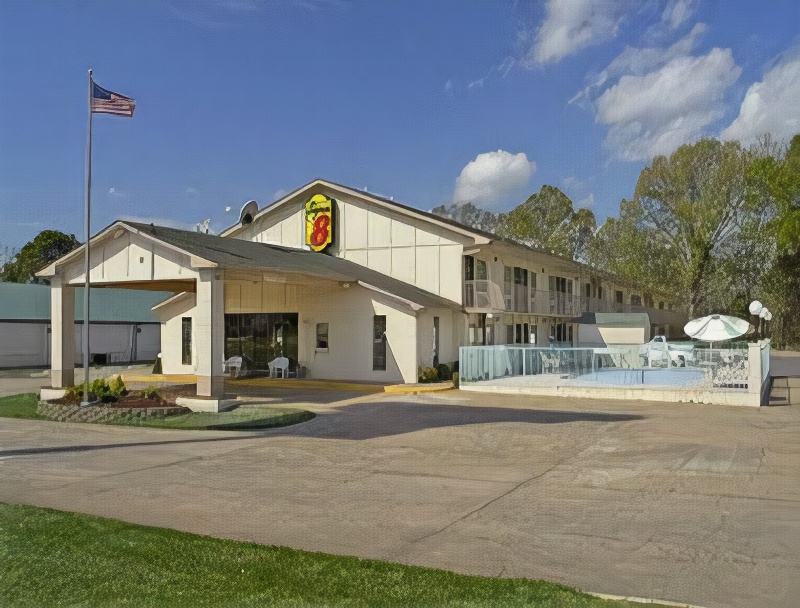 Super 8 by Wyndham Clarksville AR