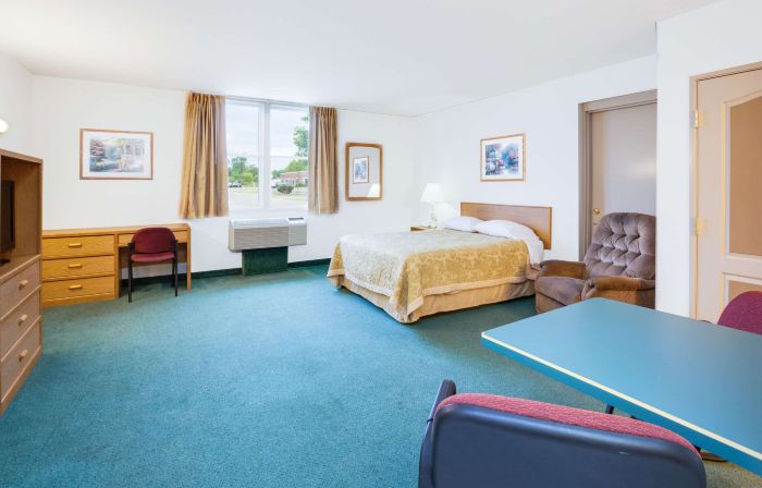 Super 8 by Wyndham Brooklyn