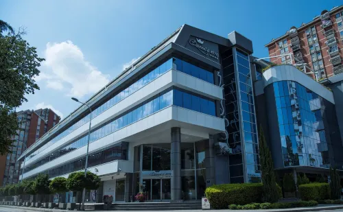 Queen's Hotel - Zebra Centre Hotels in Karposh