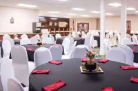 Ramada by Wyndham & Suites Warner Robins Hotels in Warner Robins
