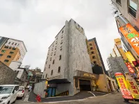 HOTEL THE WALL Hotels near Yagsuam