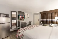 Red Roof Inn & Suites Athens, Al - Motels