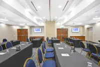 Holiday Inn Express & Suites WOODSTOCK SOUTH by IHG - 3-Star