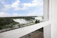 THE BROCK NIAGARA FALLS FALLSVIEW, TAPESTRY BY HILTON - 뷰