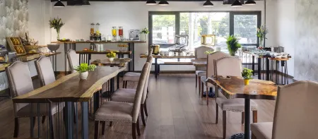 Citadines Central Binh Duong Отели в г. Thuận An