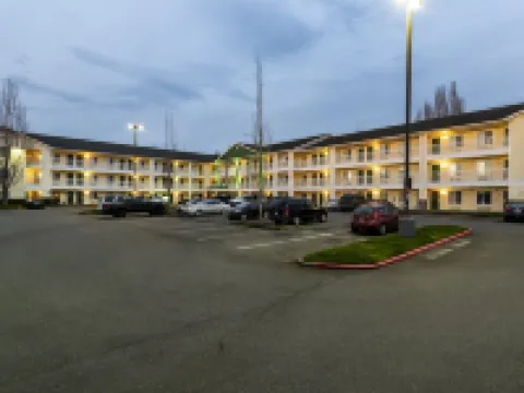 HomeTowne Studios Seattle - Kent/ des Moines Hotels in Kent