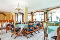 Istana Permata Hotel Juanda Hotel di Kecamatan Gedangan