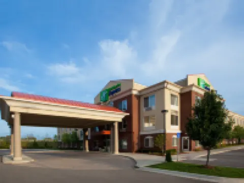 Holiday Inn Express & Suites DETROIT - FARMINGTON HILLS by IHG Hotels in Oakland County