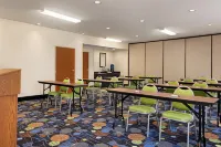Holiday Inn Express & Suites Edmond Hotel di Edmond