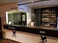 Sport Hotel Kantri - Bares