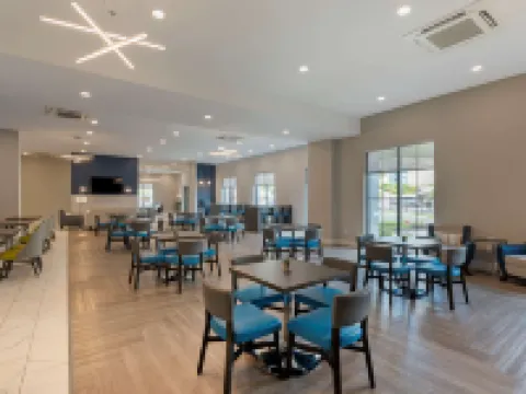 Comfort Suites Cincinnati University - Downtown Hotels in Hamilton County