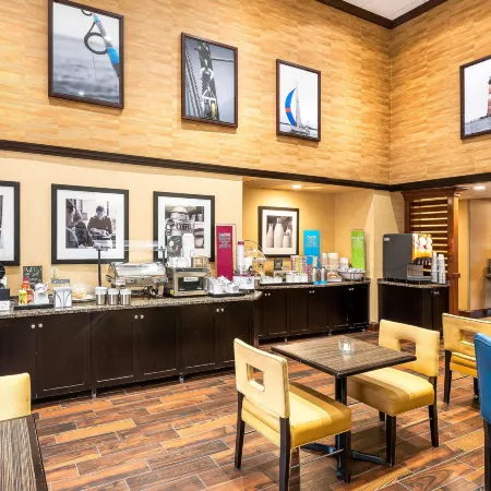 Hampton Inn & Suites by Hilton Florence Center