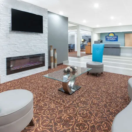 Days Inn & Suites by Wyndham Grand Rapids Near Downtown