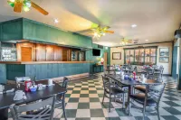 Quality Inn & Suites - breakfast